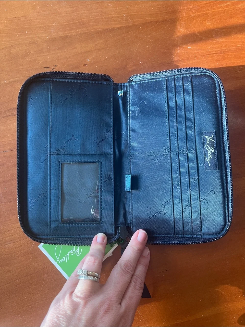 Vera Bradley Zip Wallet Windsor Navy NWT - Picture 2 of 7